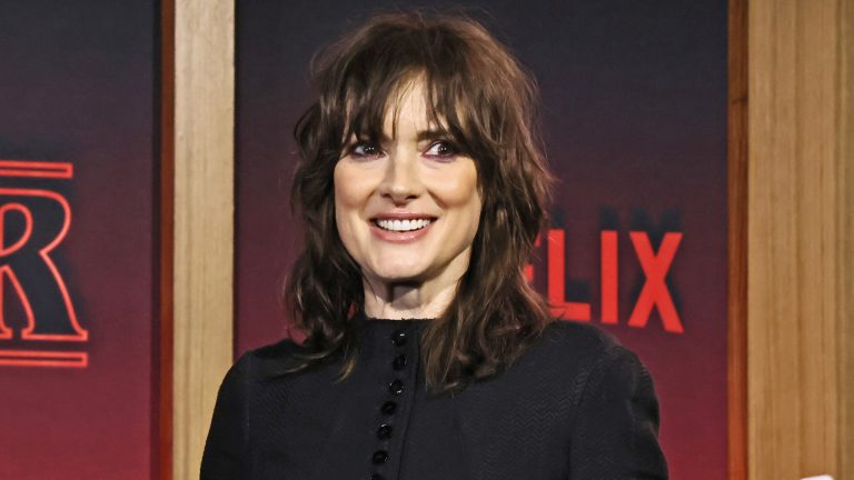 28 Jahre vor “Stranger Things”: Winona Ryders frühes Aussehen