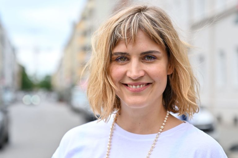 Enttäuschungen im Beruf: Morgane Ferru erzählt über ihr Leben als Schauspielerin